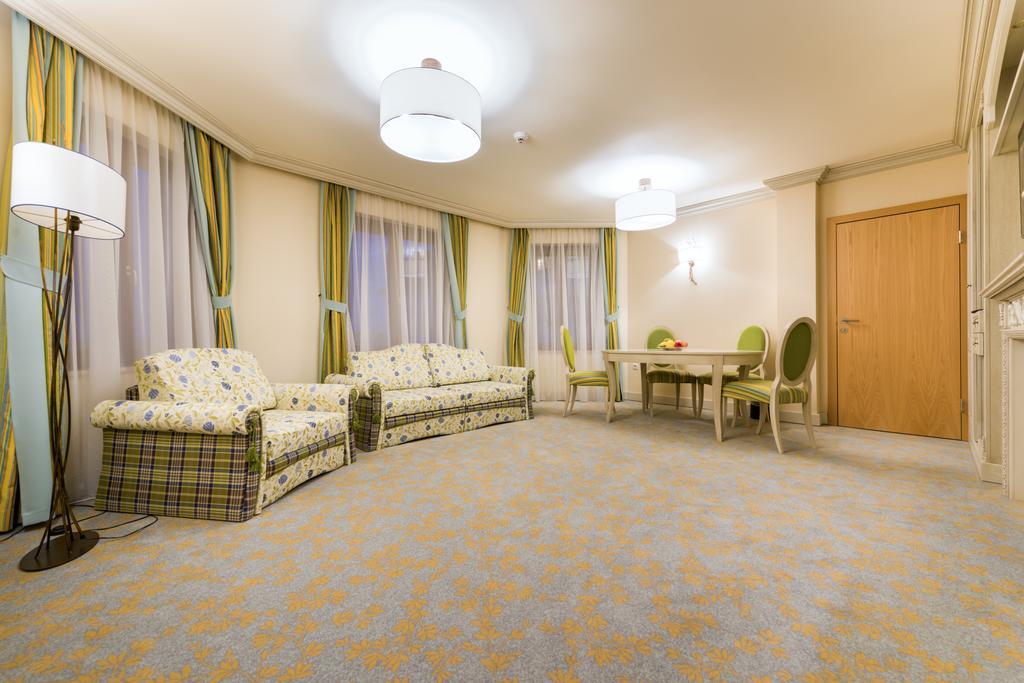 Hotel Sonnenhof Suceava Esterno foto